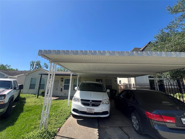 3548 Rosewood Street - Photo 1