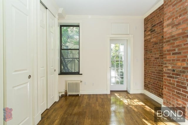 250 Mott Street - Photo 1