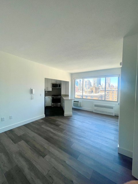 484 2nd Avenue - Photo 1