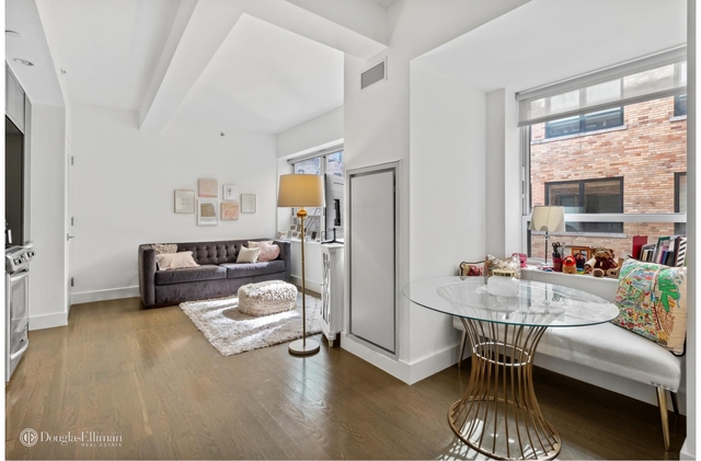 432 W 52nd St - Photo 1