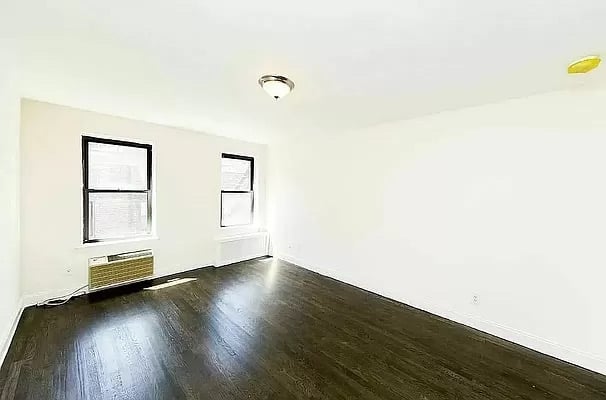 342 East 55th Street - Photo 1