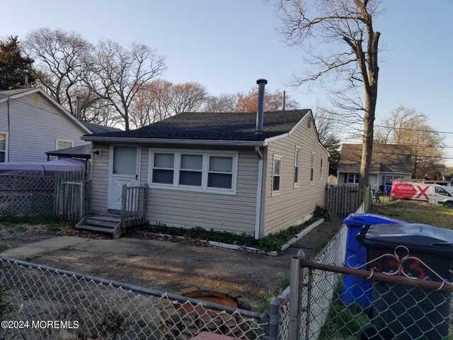 2332 Adams Avenue - Photo 1