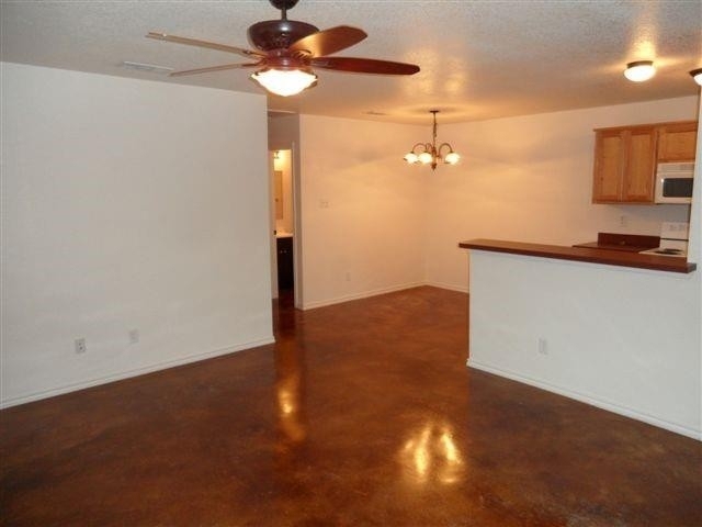 8024 W Elizabeth Lane - Photo 1