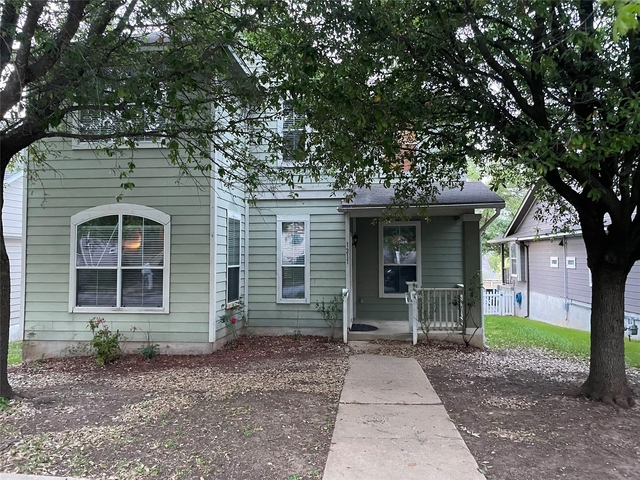 1211 Peyton Pl - Photo 1