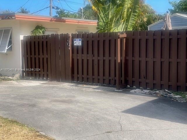 1544 Nw 4th Ave - Photo 1