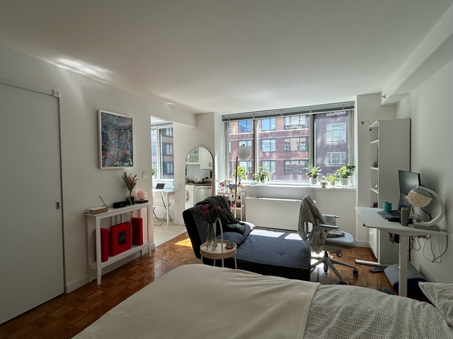 33 West End Avenue, #11B - Photo 1