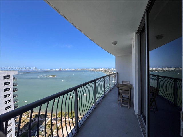 1750 N Bayshore Dr - Photo 1