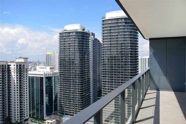 1000 Brickell Plaza - Photo 1