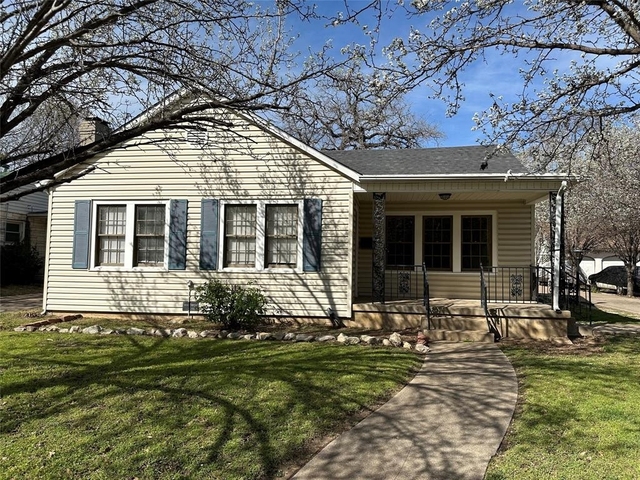 2517 Honeysuckle Avenue - Photo 1