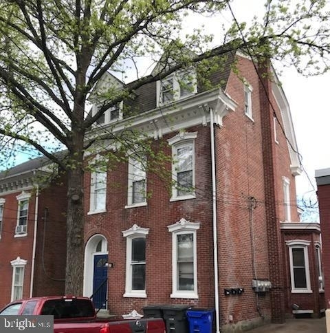 133 Walnut St - Photo 1