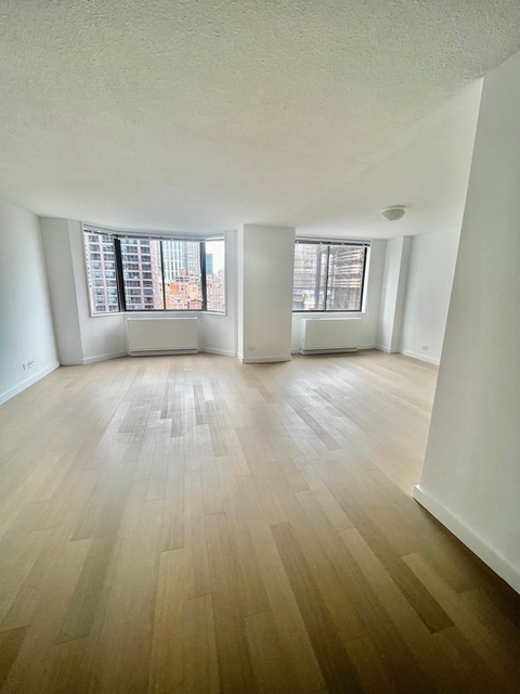 429 East 52nd Street - Photo 1