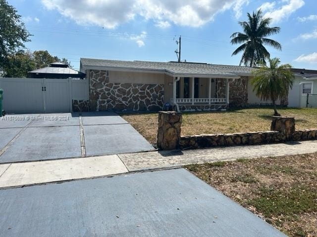 2680 Nw 42nd Ave - Photo 1