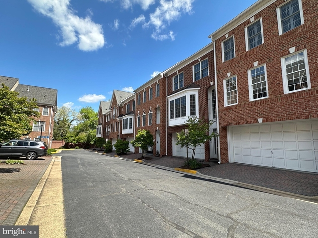 1313 Mclean Crest Court - Photo 1