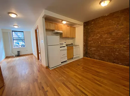 519 East 12th Street - Photo 1