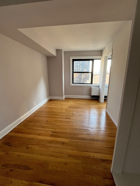 301 East 47th Street, New York - Photo 1