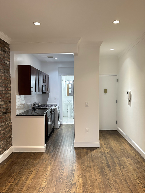 307 Mott Street - Photo 1