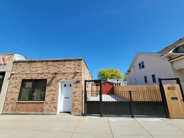 6222 W Addison Street - Photo 1