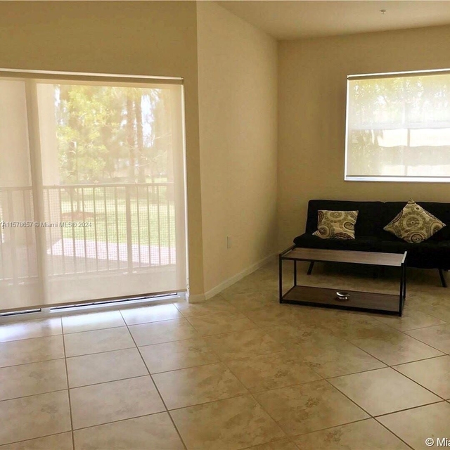 8650 Nw 97th Ave - Photo 1