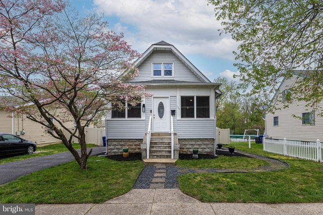 135 Thomas Avenue - Photo 1