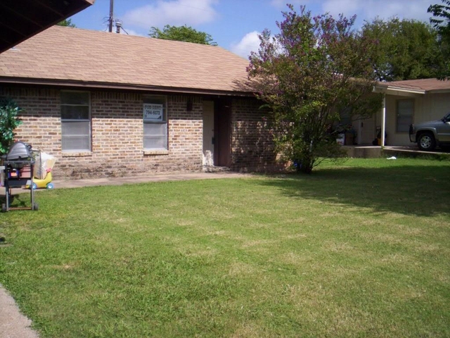 11200 Renel Dr - Photo 1
