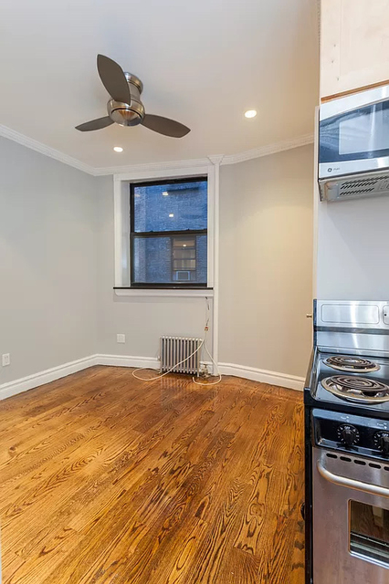 326 East 35th Street - Photo 1