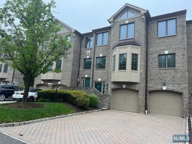 9 Sherbrooke Court - Photo 1