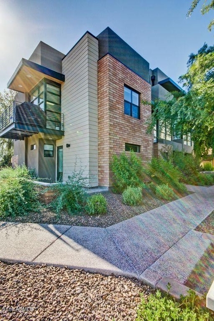 1300 W 5th Street - Photo 1