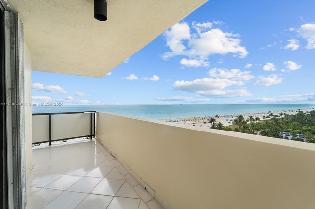 1623 Collins Ave - Photo 1