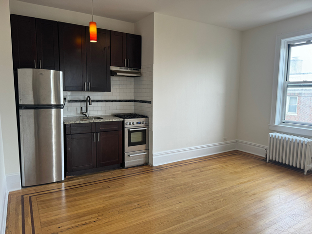 31-15 21st Avenue - Photo 1