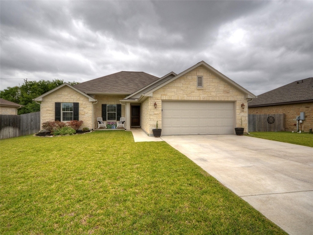 219 Valley Oaks Loop - Photo 1