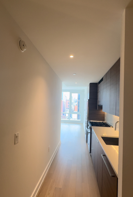 555 West 38th Street - Photo 1