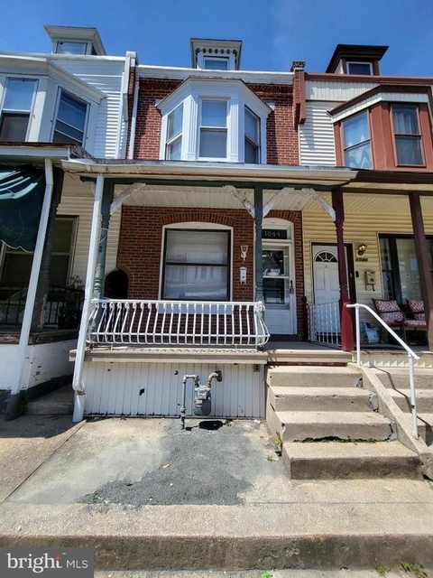 1044 Mulberry St - Photo 1