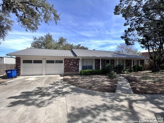 1410 Colleen Dr - Photo 1