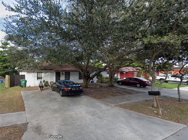 10623 Sw 170th Ter - Photo 1