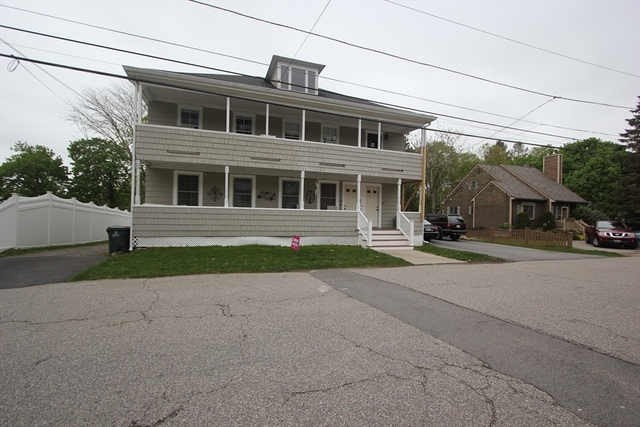 20 Moore Ave - Photo 1