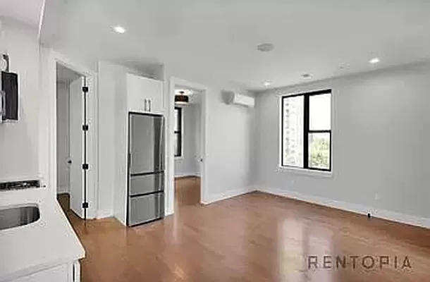 90 Manhattan Avenue - Photo 1