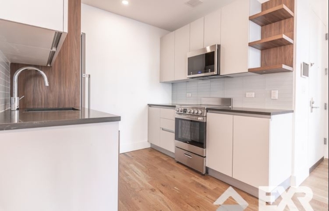 782 New York Ave - Photo 1