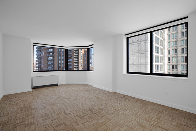 West 42nd Street - Photo 1