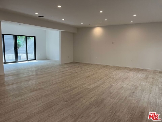 913 Hilldale Avenue - Photo 1