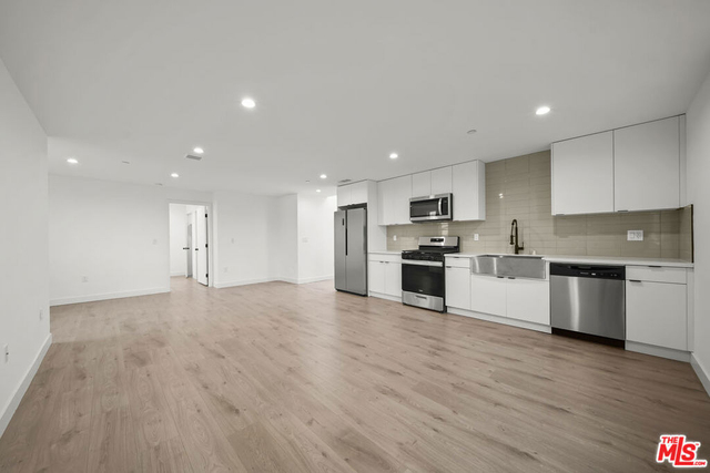 171 S Hoover Street - Photo 1