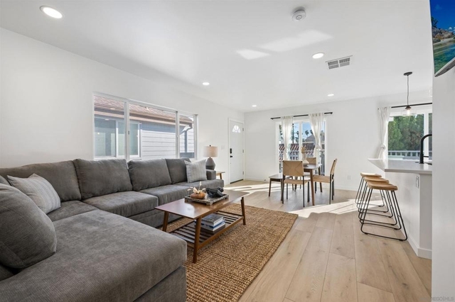 836 Island Ct - Photo 1