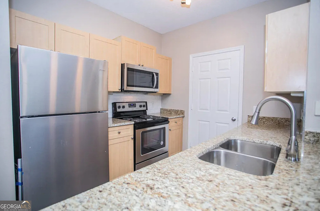 26000 Mill Creek Avenue - Photo 1
