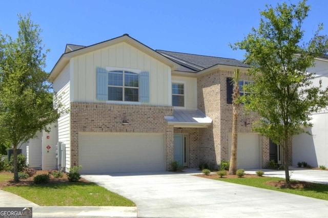 205 Mariners Circle - Photo 1