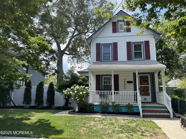 819 Dunlewy Street - Photo 1