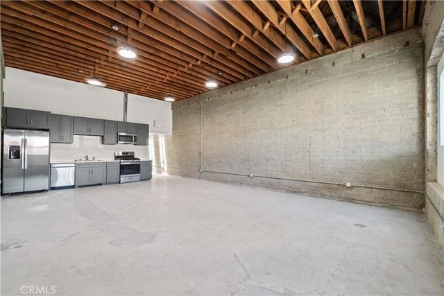 1901 S Pacific Avenue - Photo 1