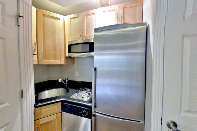 521 East 5th Street - Photo 1