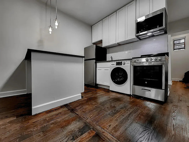 East 33rd Street/Lexington ave - Photo 1