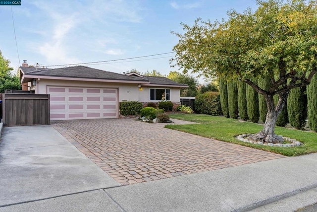 2315 Hoytt Ct - Photo 1
