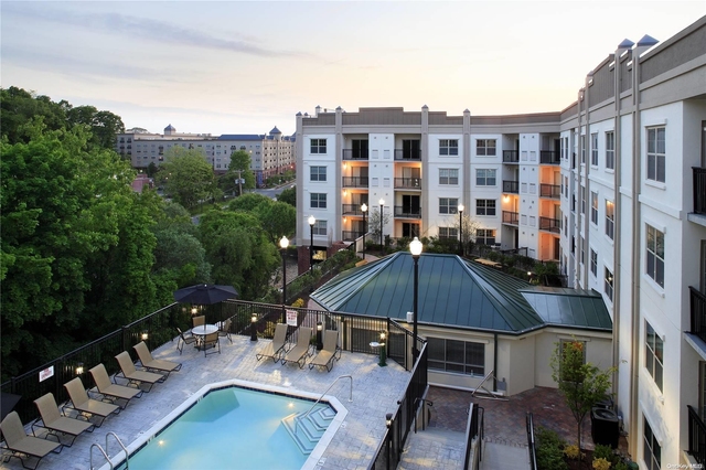 100 Glen Street - Photo 1
