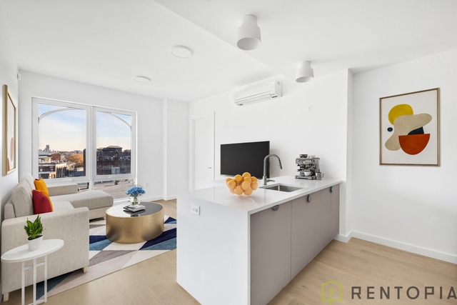 210 Greenpoint - Photo 1